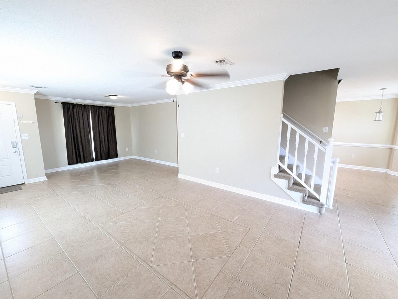 437 Bridgewater Ct - Photo 3 of 26