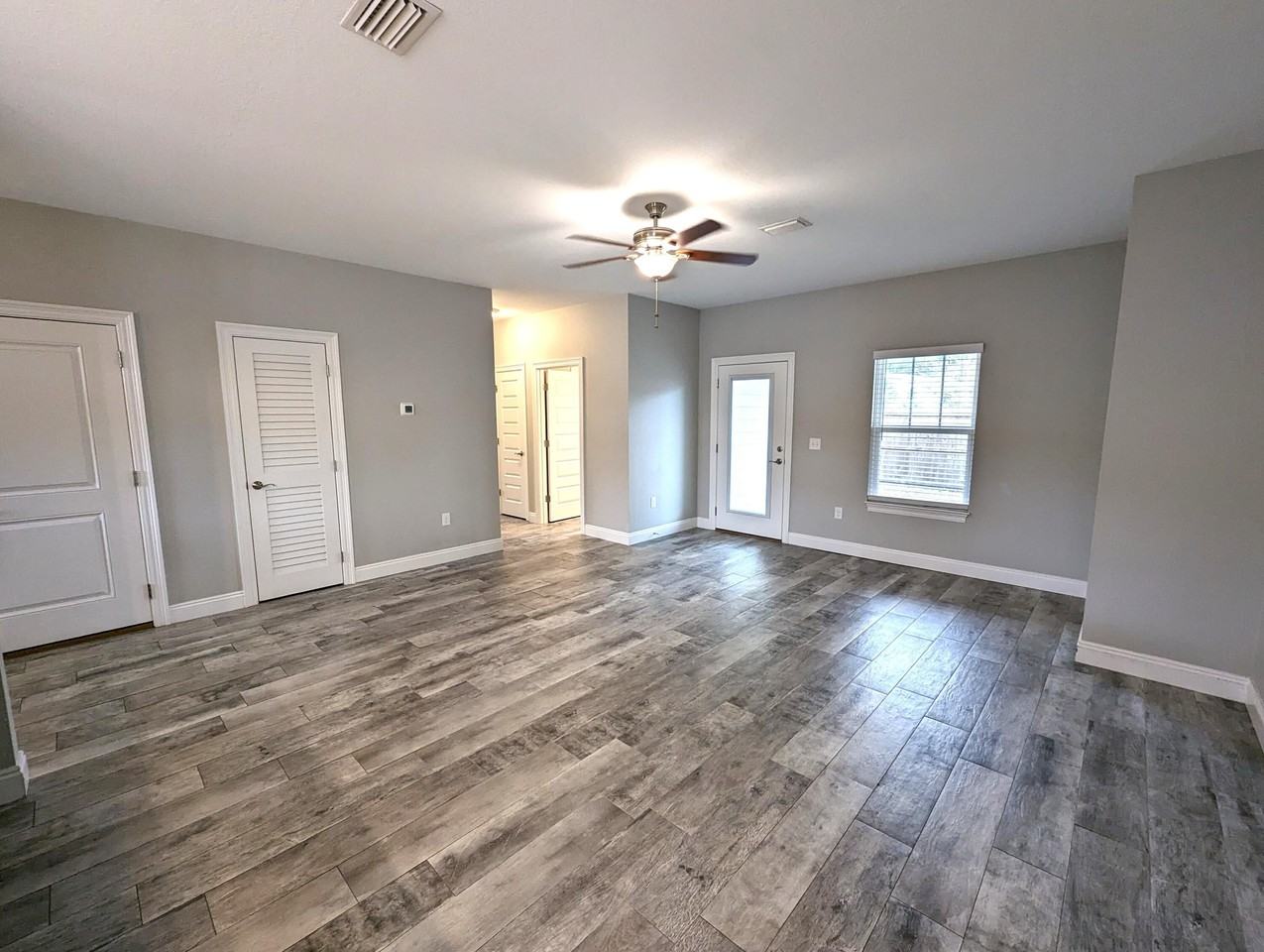 2164 Wind Trace Rd N - Photo 3 of 20