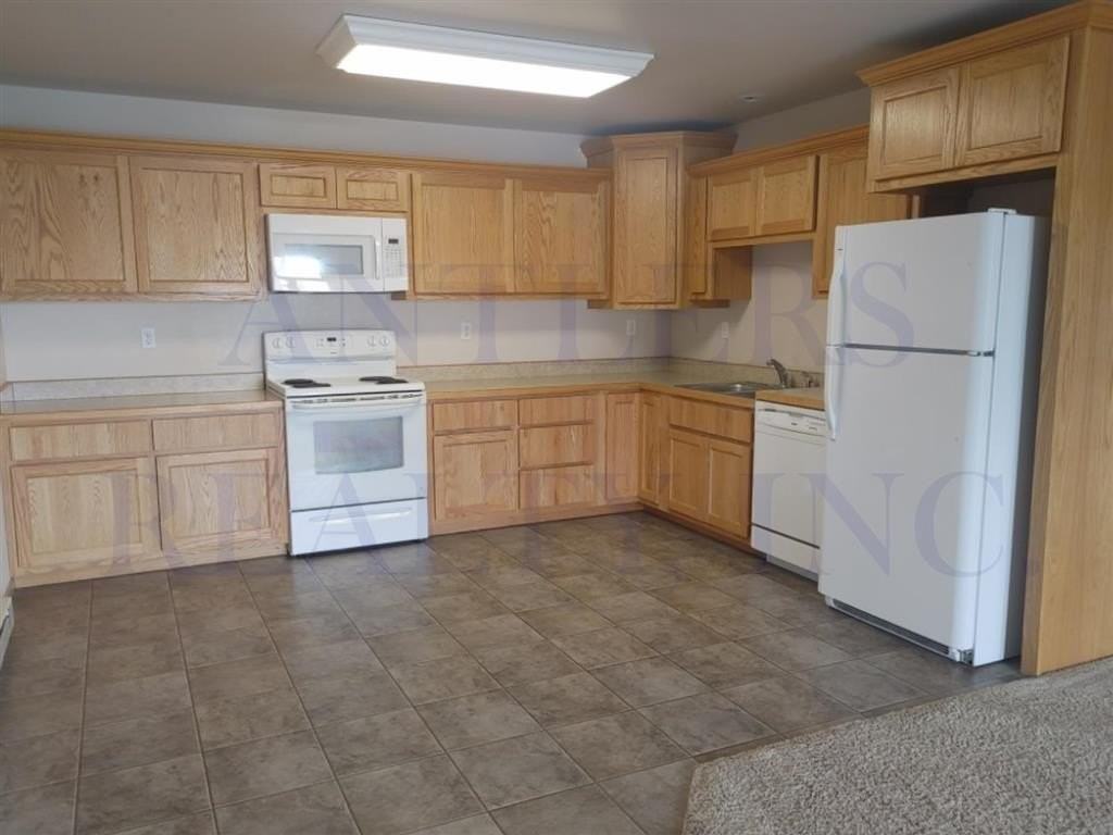 2844 Kent Ave #W11 - Photo 3 of 8