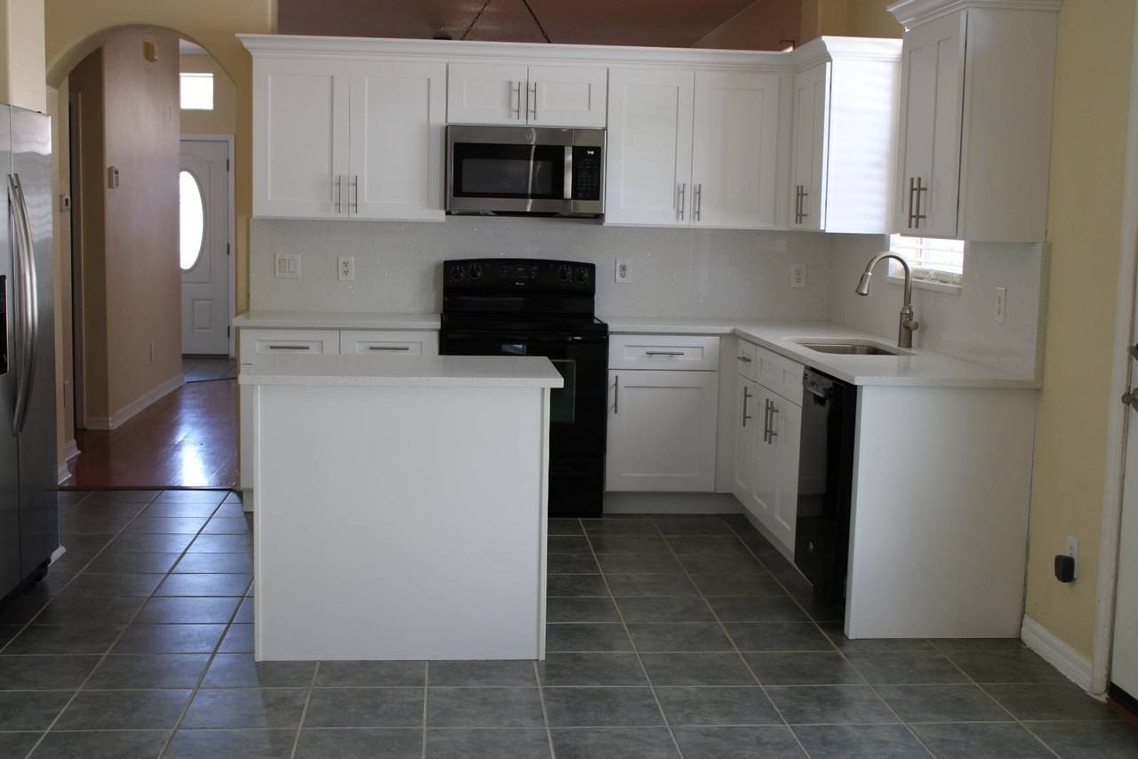 353 Heather Hills Dr - Photo 4 of 19