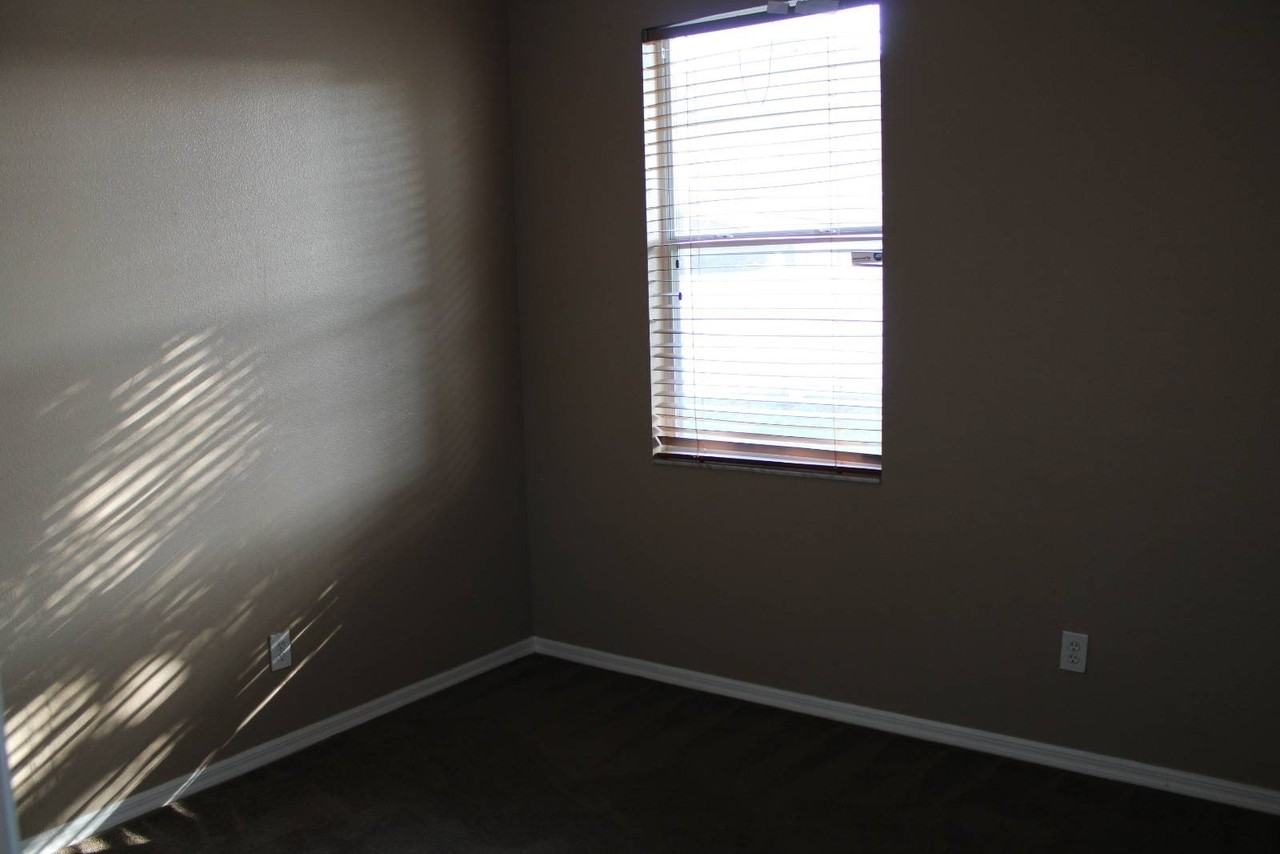 353 Heather Hills Dr - Photo 6 of 19