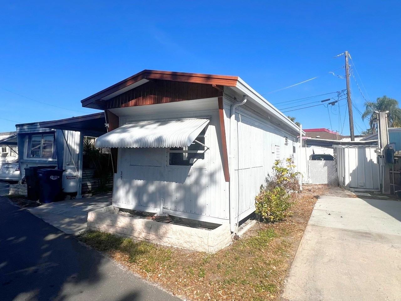 616 Cortez Rd W #L37 - Photo 2 of 8