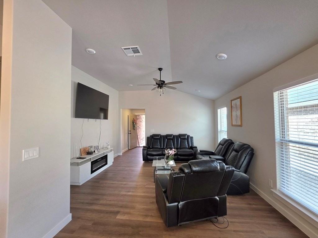 235 Trailblazer Ln - Photo 3 of 14