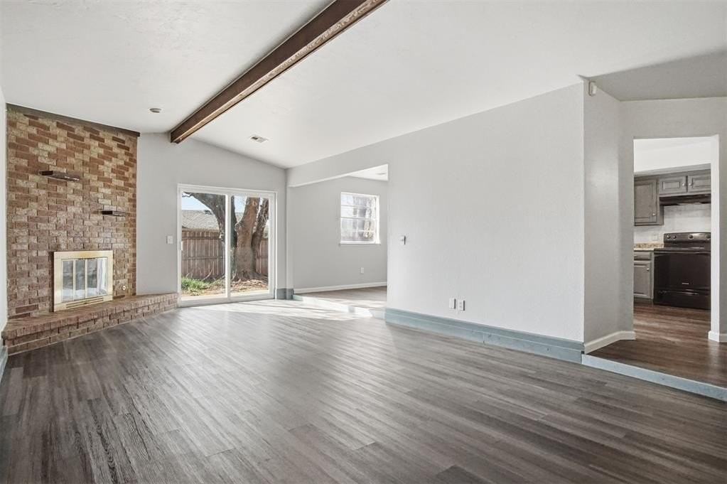 11317 N Florida Ave - Photo 2 of 11