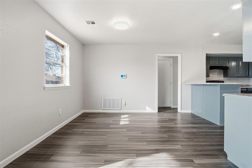 11317 N Florida Ave - Photo 5 of 11