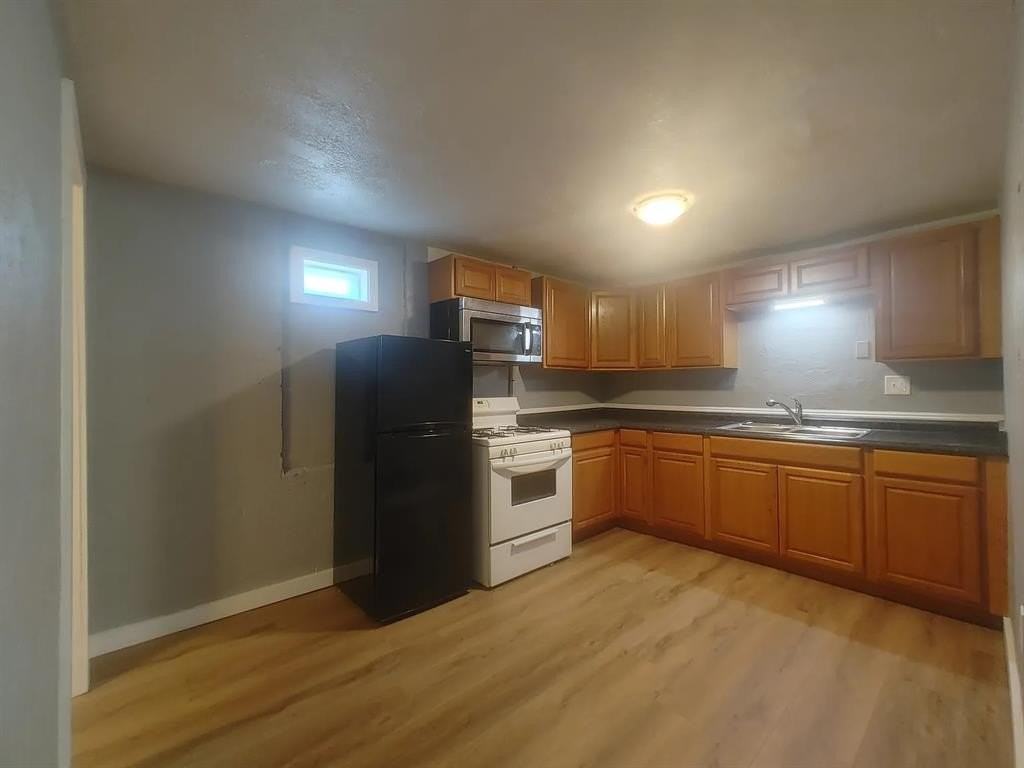 1013 Elm Ave Unit D - Photo 3 of 9