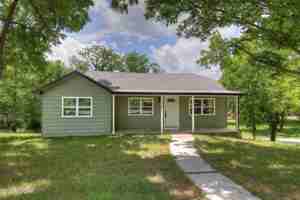 featured image of 1028 Woodland Ave