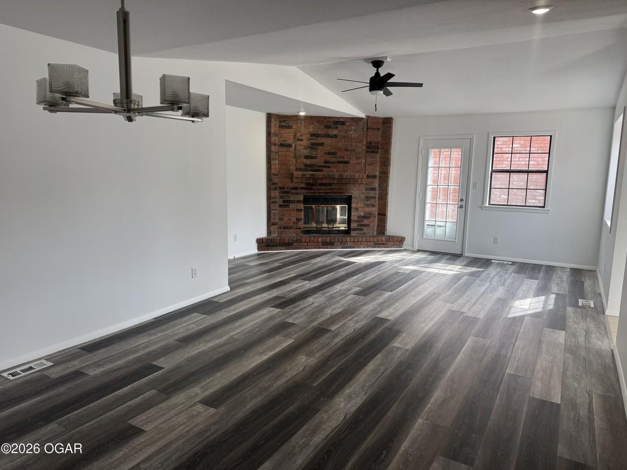 721 W 31st Ter - Photo 3 of 10