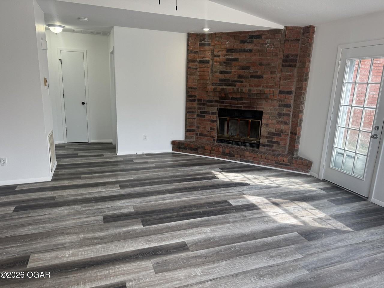 721 W 31st Ter - Photo 4 of 10