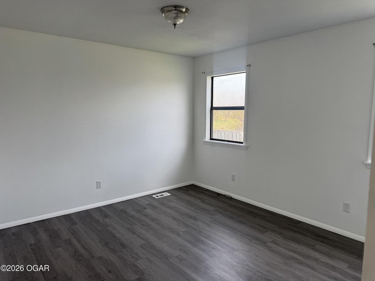 721 W 31st Ter - Photo 7 of 10