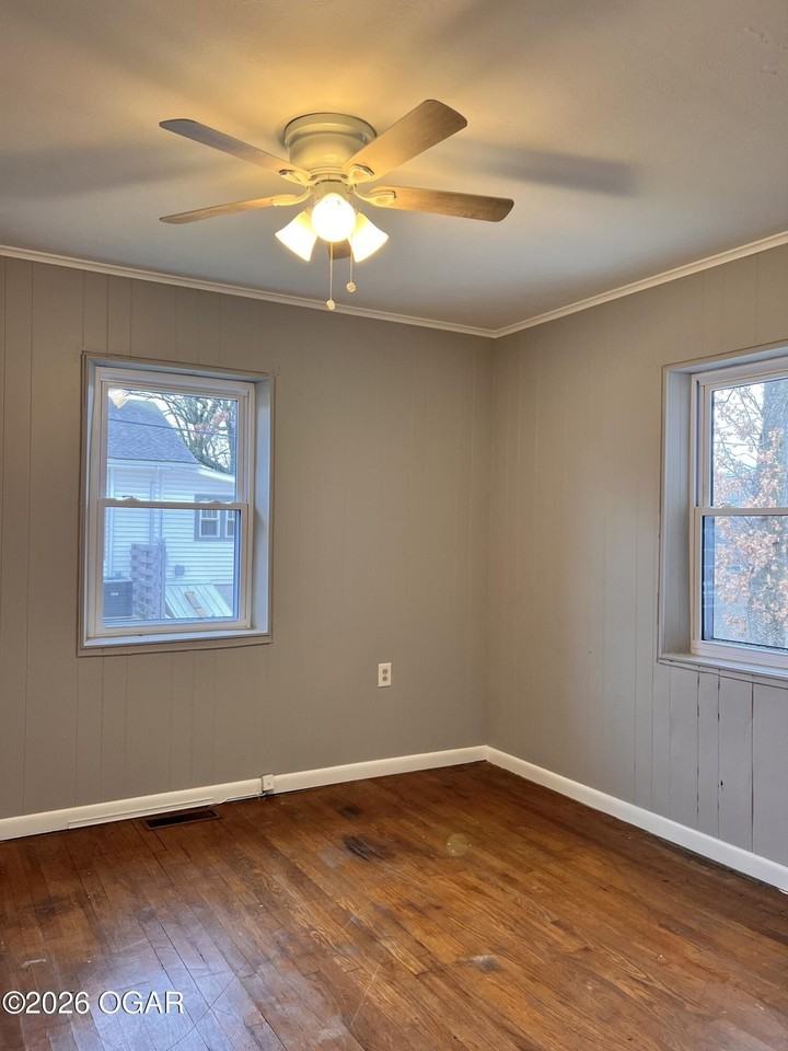 1808 N Florida Ave - Photo 5 of 9