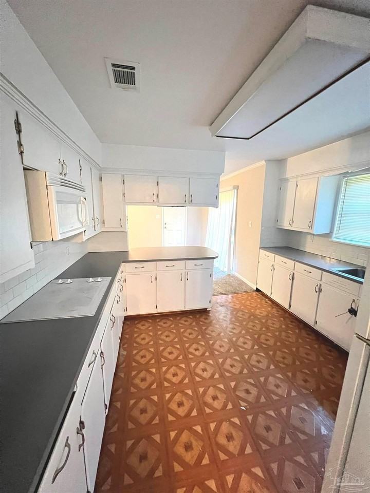 203 Priscilla Dr - Photo 5 of 14