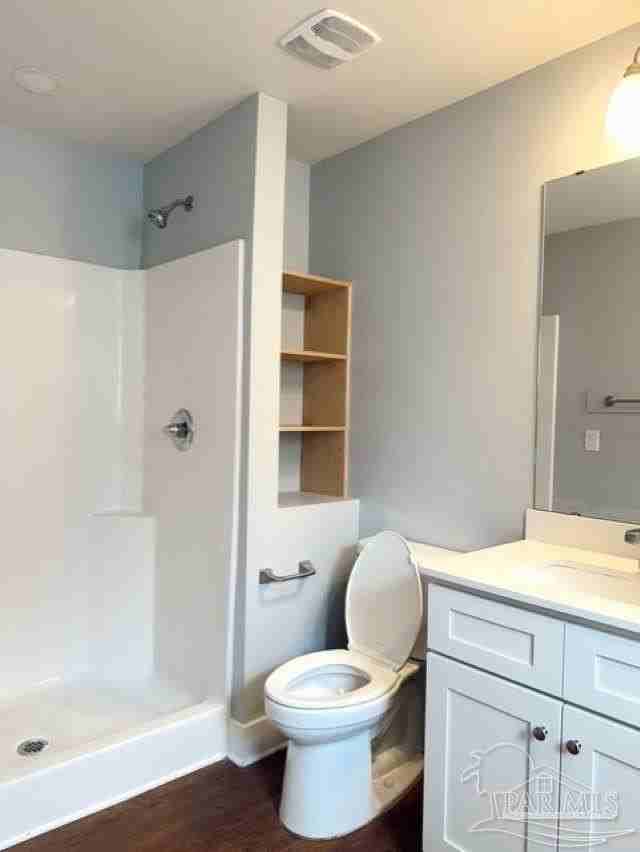 2051 W Blount St Ste 6 - Photo 6 of 9