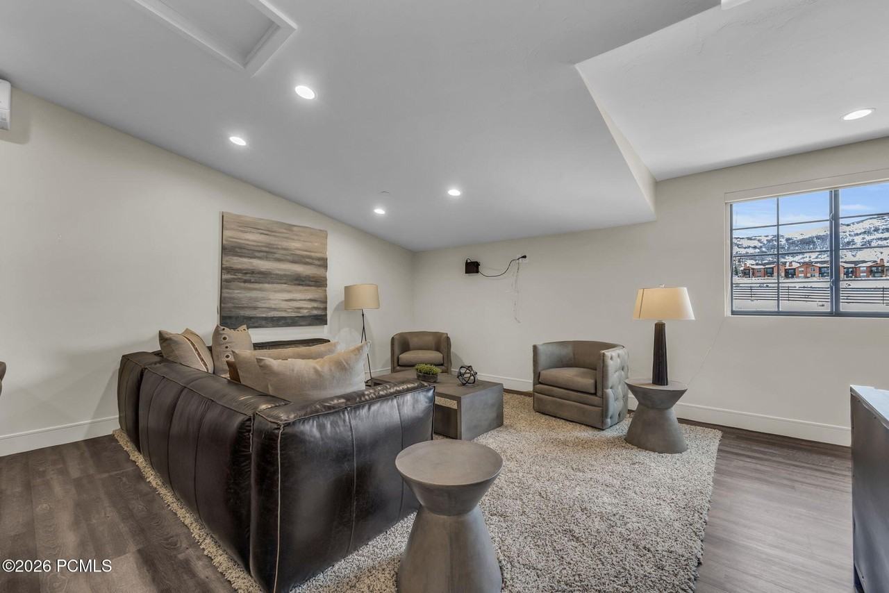 1200 W Lori Ln Ste C15 - Photo 5 of 20