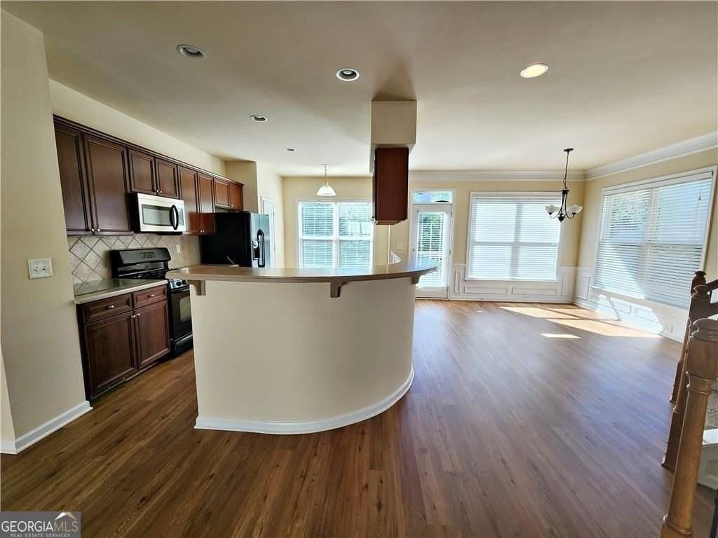 3459 Latitude Cv - Photo 2 of 21