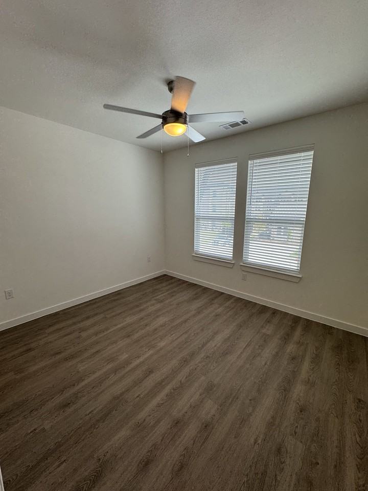 4312 S Legacy Dr #816 - Photo 3 of 7