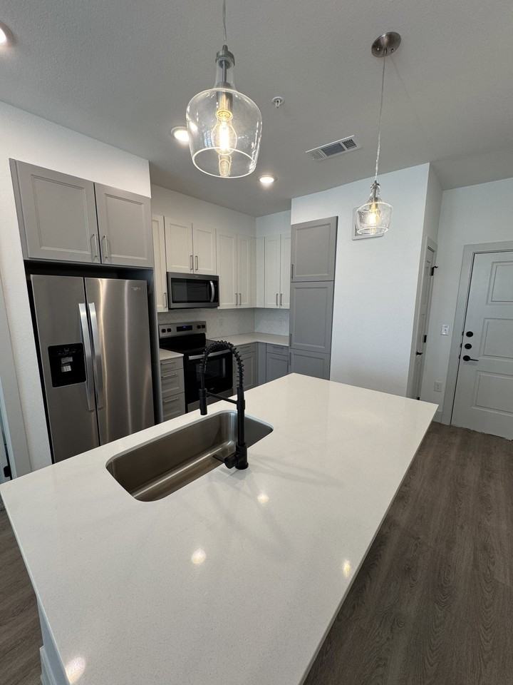 Laughlin Ln #817 - Photo 3 of 8