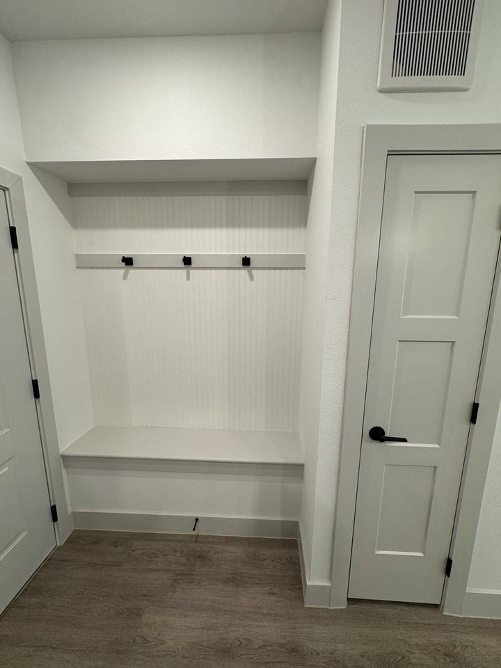 Laughlin Ln #816 - Photo 2 of 8