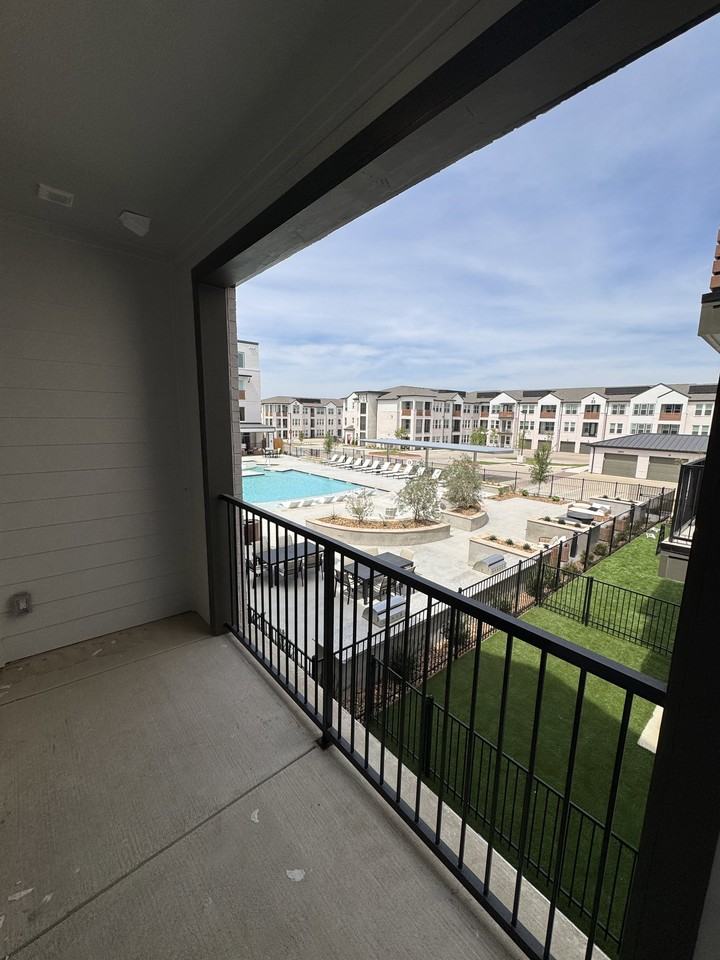 Laughlin Ln #816 - Photo 6 of 8