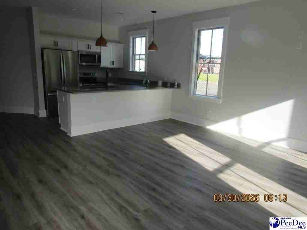 315 Railroad Ave - Photo 3 of 20