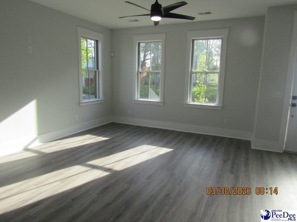 315 Railroad Ave - Photo 4 of 20