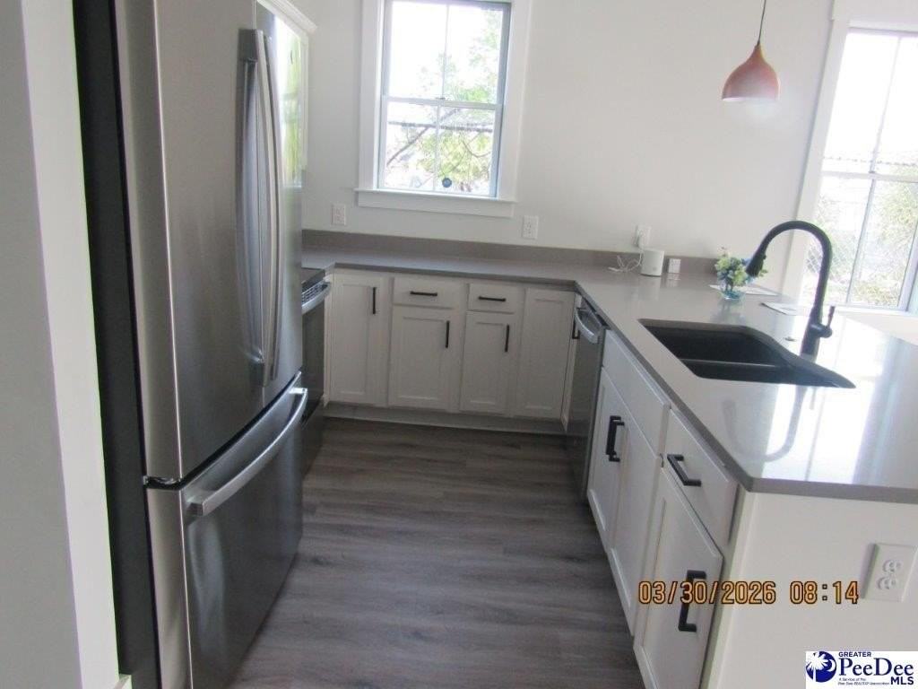 315 Railroad Ave - Photo 5 of 20