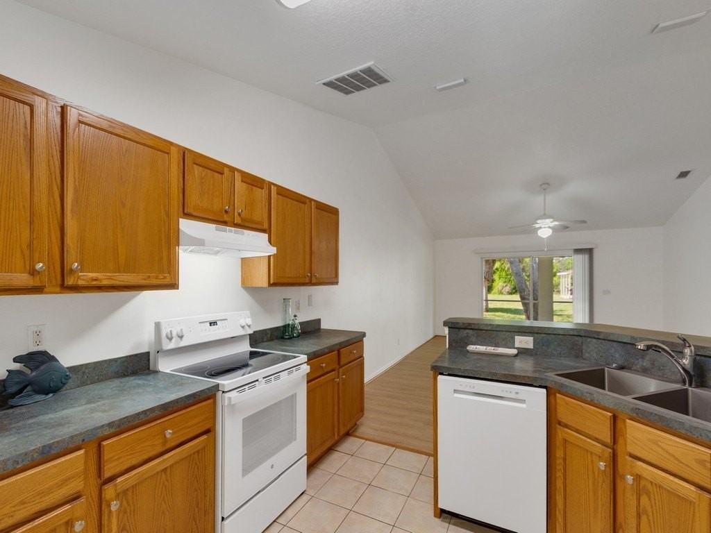 11171 Airport Dr - Photo 4 of 30