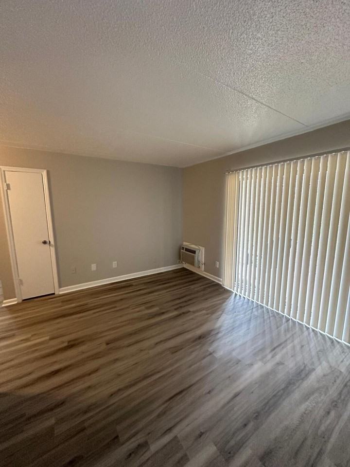 5305 Highway 58 - Photo 3 of 10