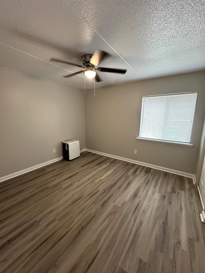 5305 Highway 58 - Photo 6 of 10