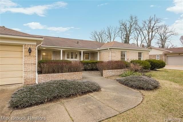 28977 Lake Park Dr - Photo 2 of 34