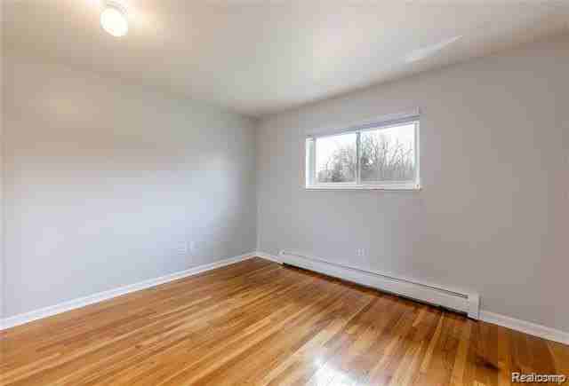 100 W Hickory Grove Rd #B3 - Photo 5 of 11