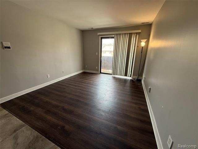 7624 Manor Cir - Photo 3 of 20