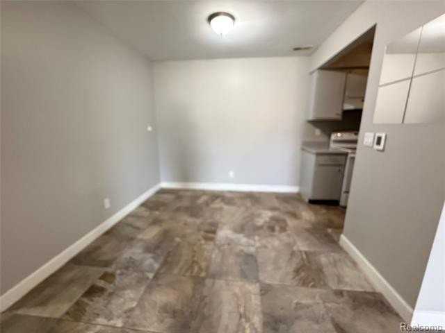 7624 Manor Cir - Photo 5 of 20