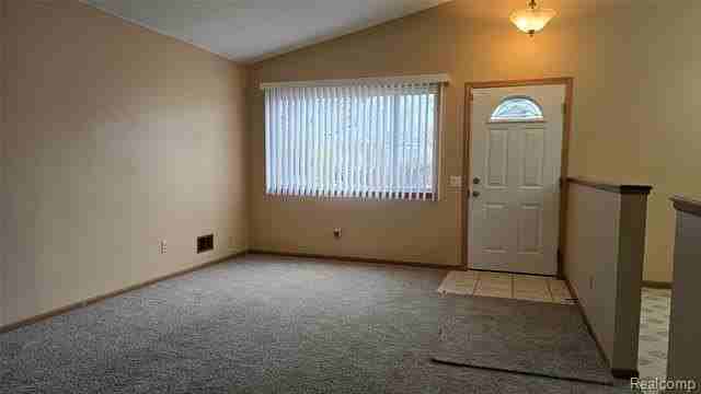 803 E Meyers Ave - Photo 2 of 24