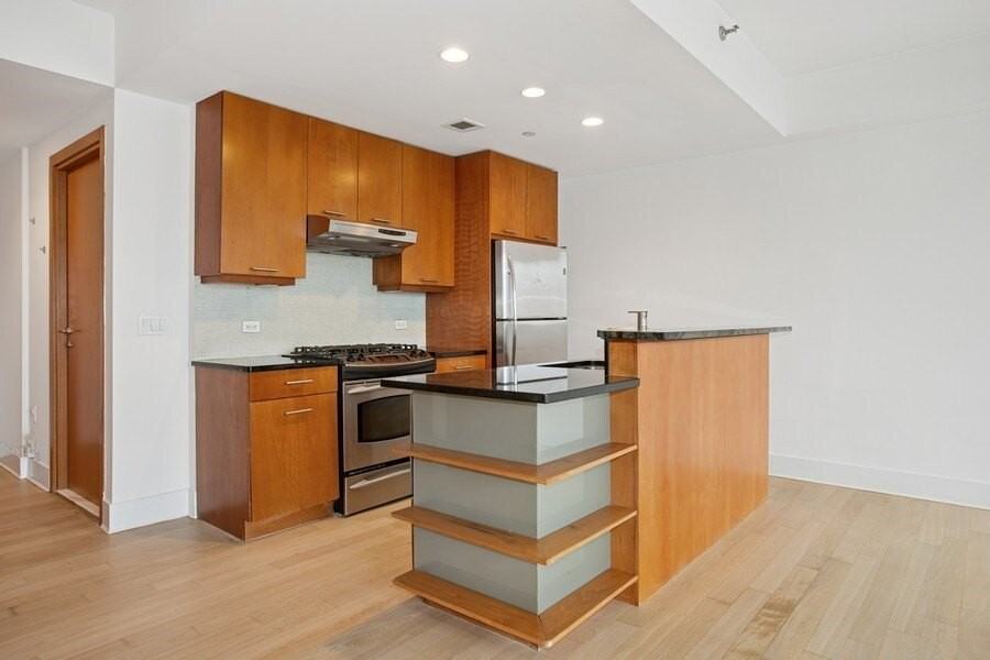 446 Kent Ave #2E - Photo 4 of 11