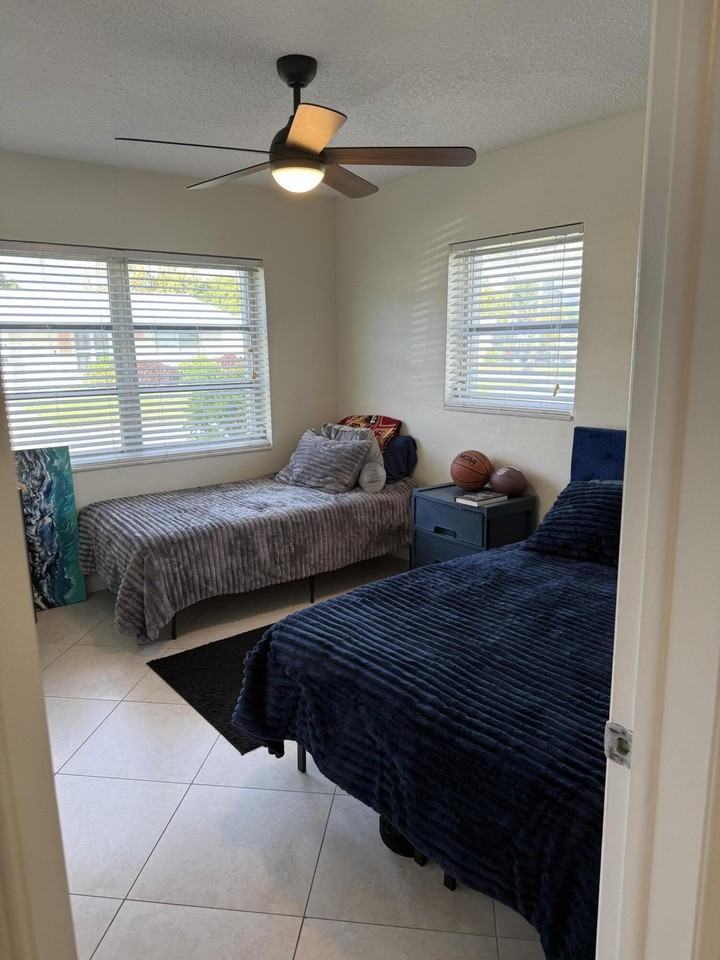 6808 Nw 70th St - Photo 7 of 21