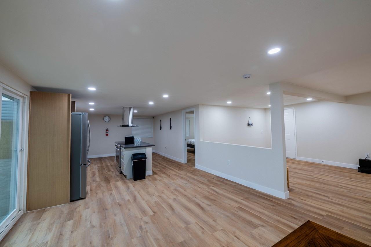 E Harmon Ave - Photo 4 of 24