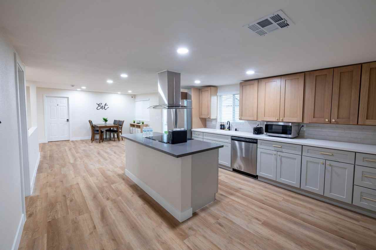 E Harmon Ave - Photo 6 of 24