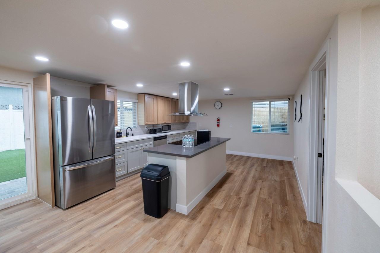 E Harmon Ave - Photo 7 of 24