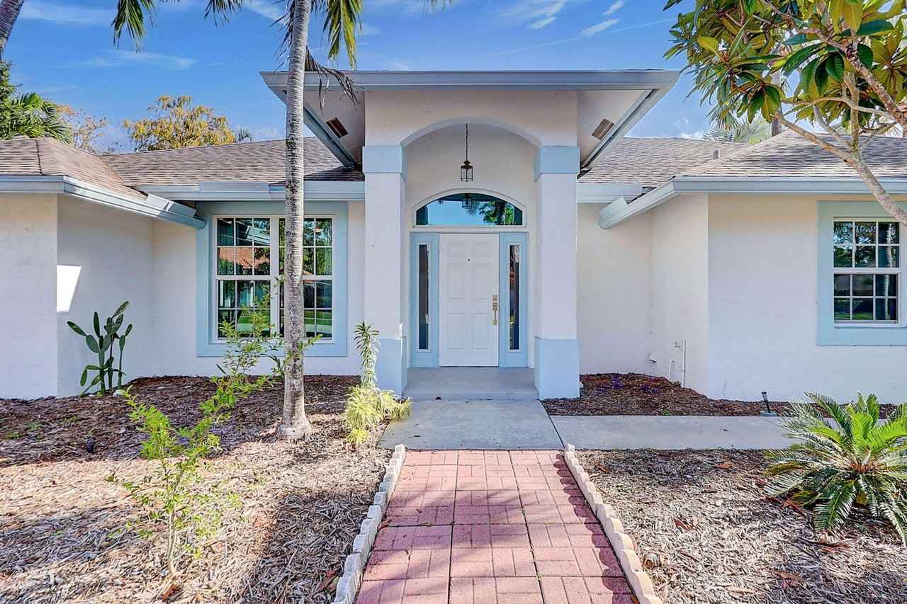 1176 Staghorn St - Photo 2 of 27