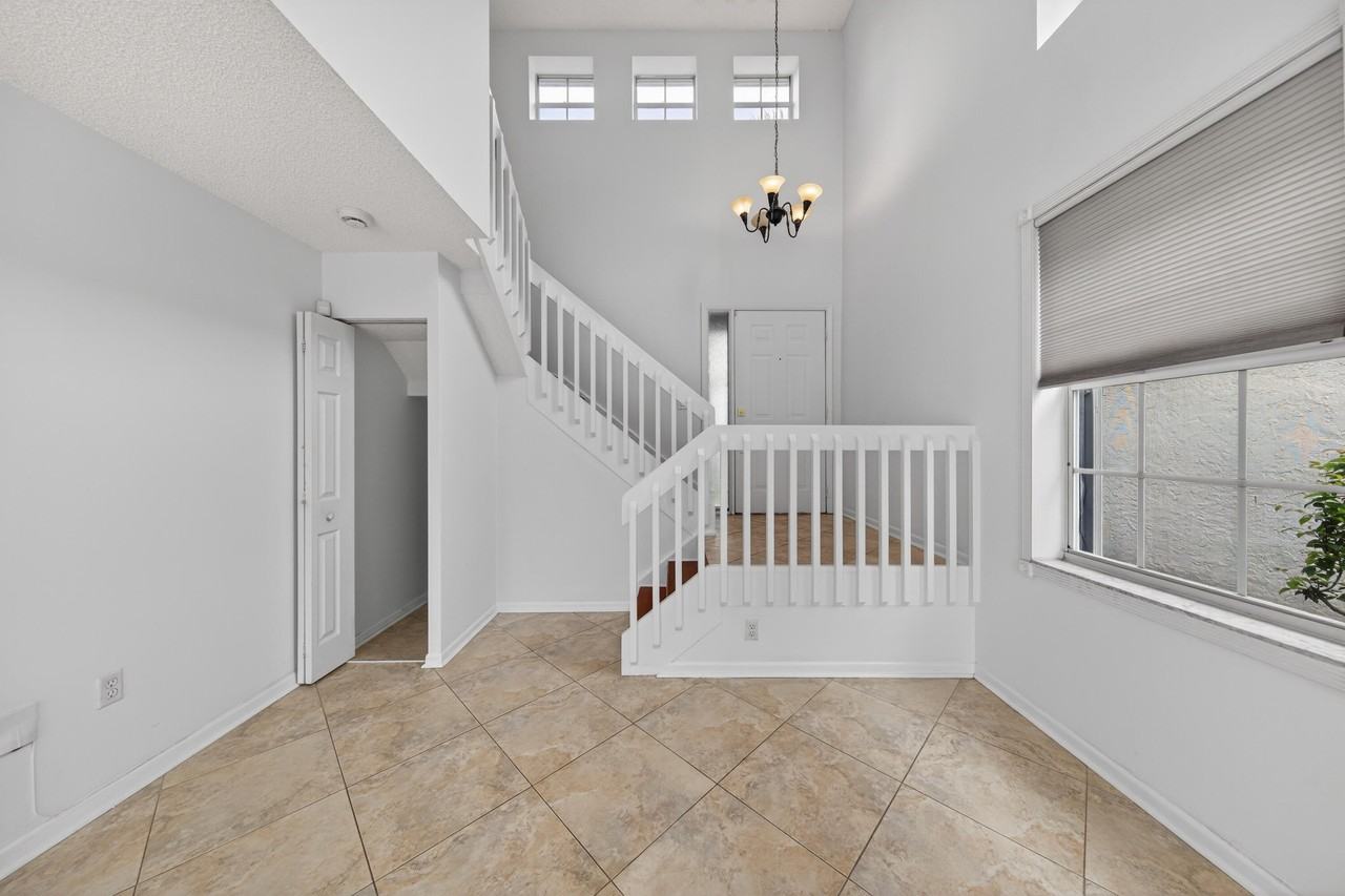 191 Nw 118th Dr - Photo 2 of 46