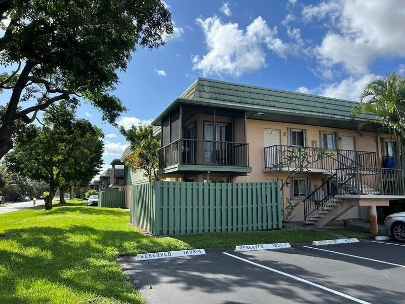 1807 Fairview Villas Dr Apt 3 - Photo 2 of 9