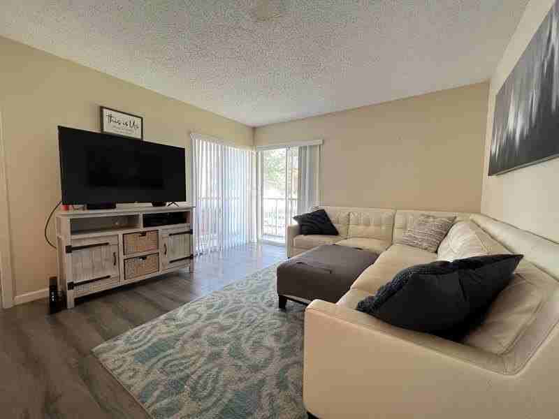 1807 Fairview Villas Dr Apt 3 - Photo 7 of 9