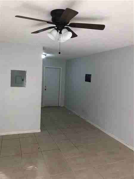 1448 W 33rd St Apt 2 - Photo 5 of 5