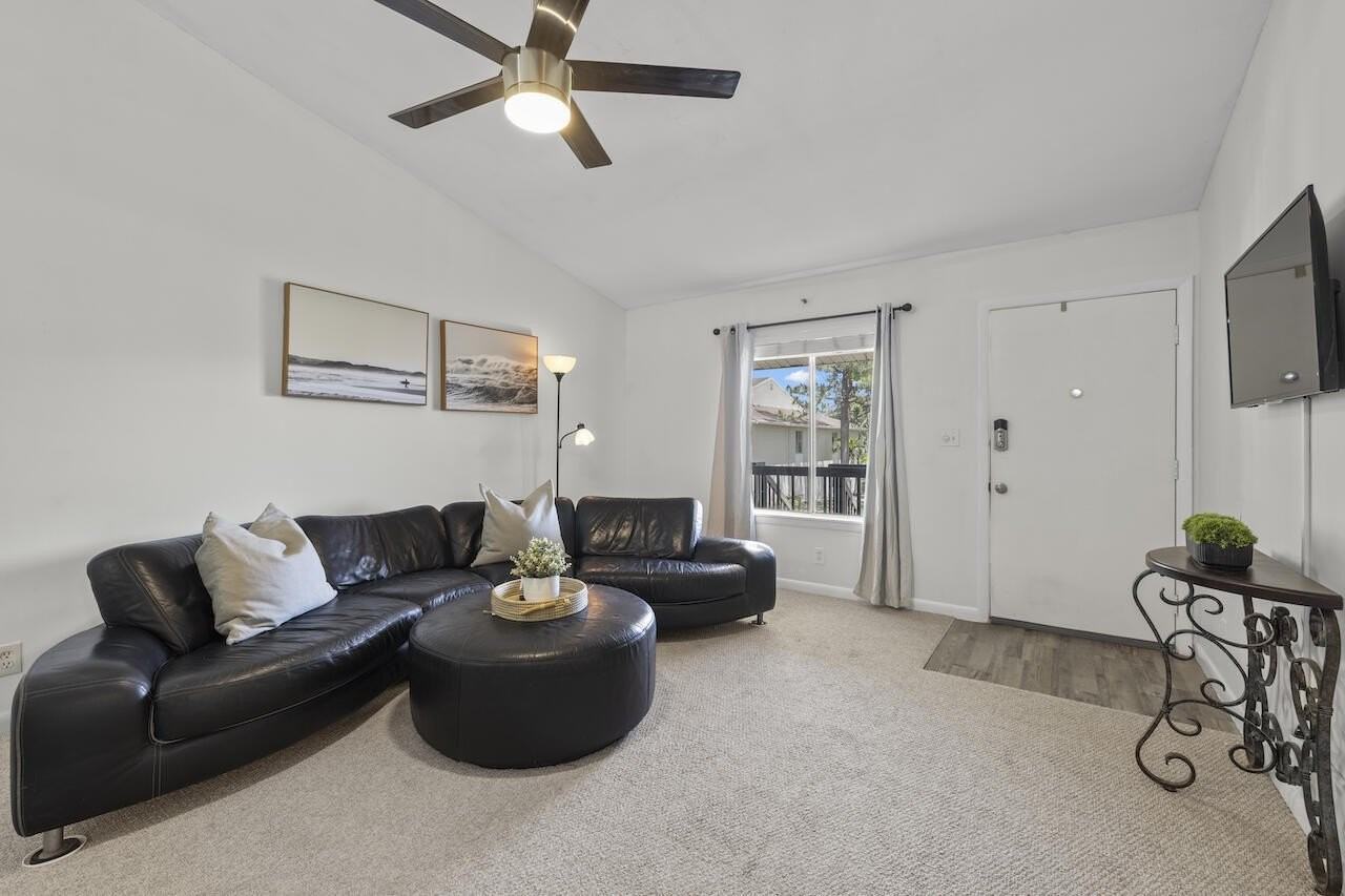 6543 Chasewood Dr #G - Photo 4 of 18