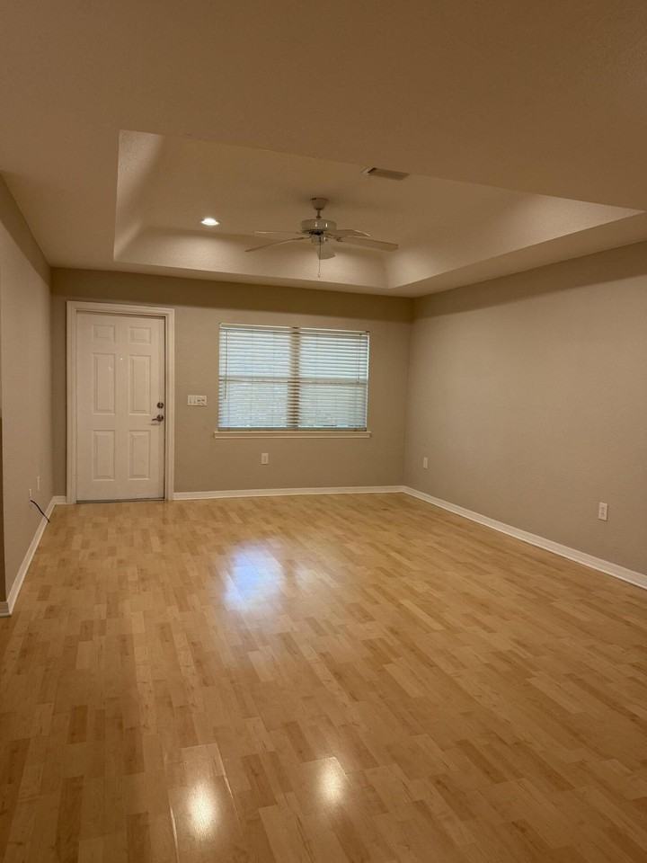 1739 N Dovetail Dr - Photo 2 of 12