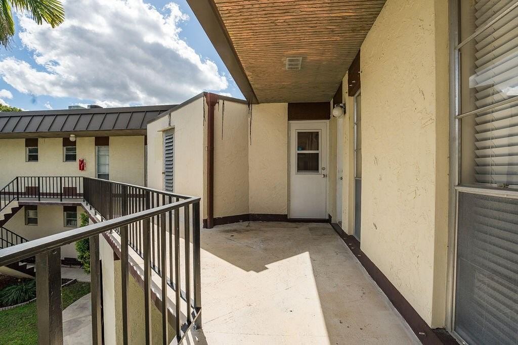 2 Greenway Vlg N Unit 210 - Photo 2 of 24