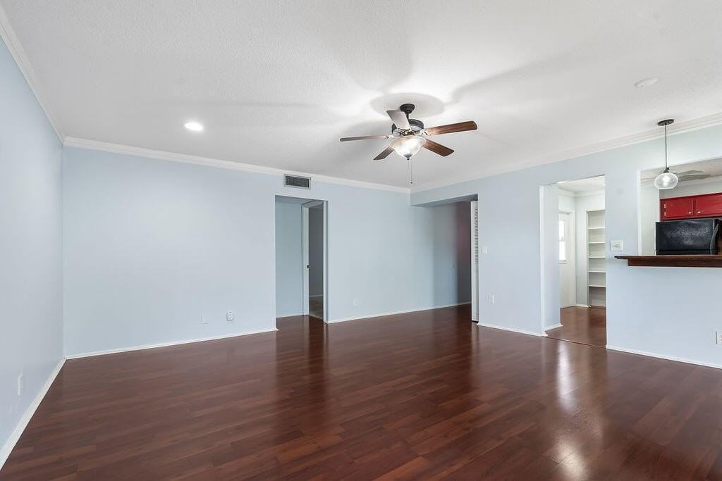 2 Greenway Vlg N Unit 210 - Photo 5 of 24