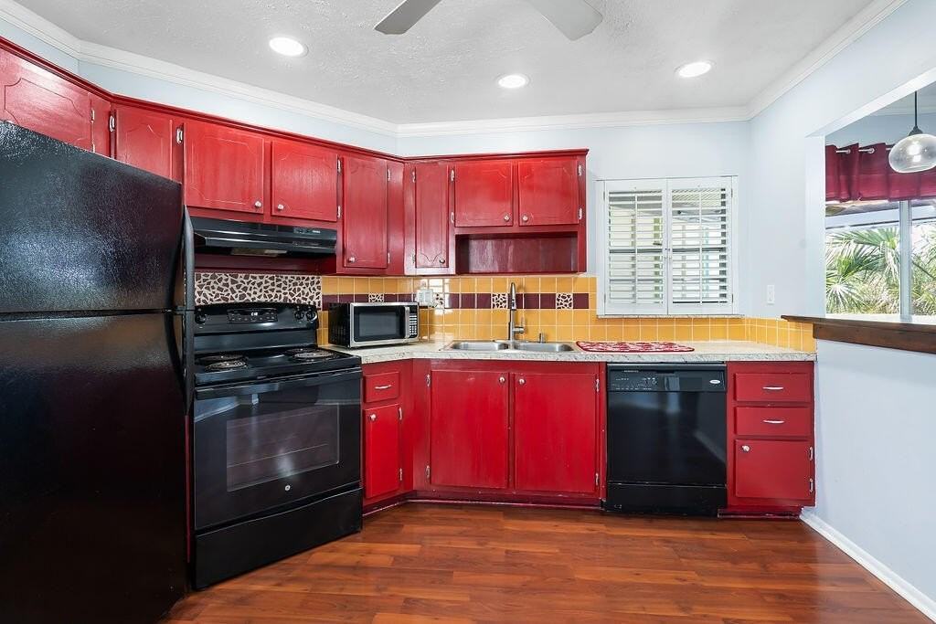 2 Greenway Vlg N Unit 210 - Photo 7 of 24