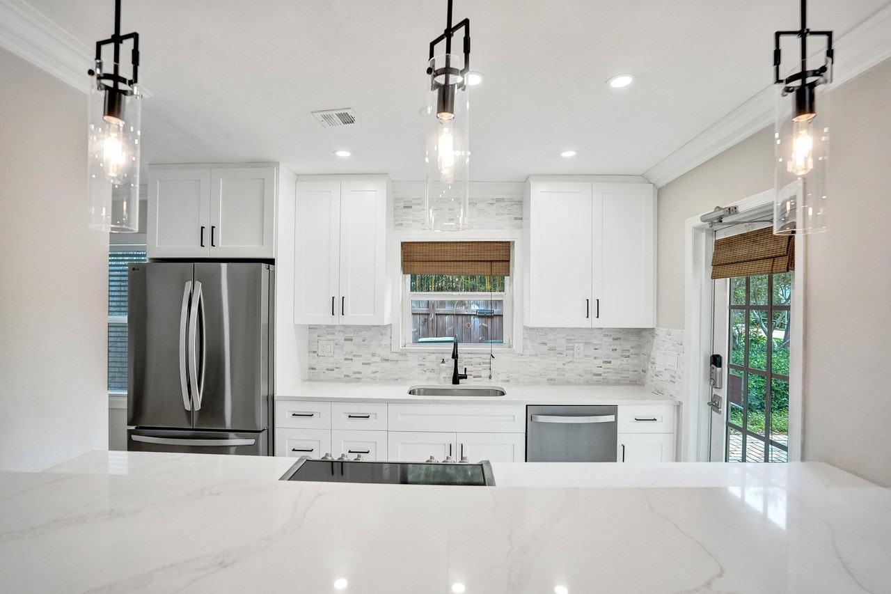 1145 Ne 12th Ave - Photo 2 of 50